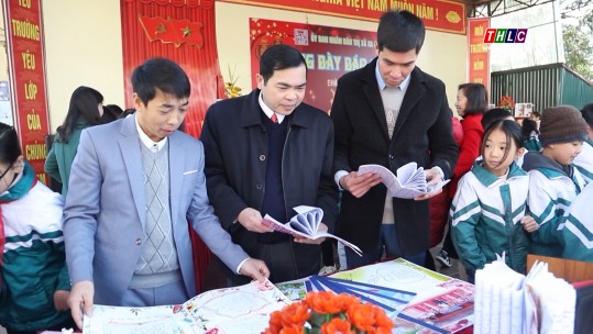 Thị xã Sa Pa trưng bày trên 200 ấn phẩm báo xuân