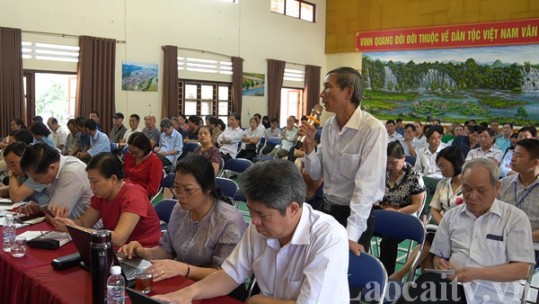 Thường trực Thành ủy Lào Cai đối thoại với Nhân dân phường Lào Cai