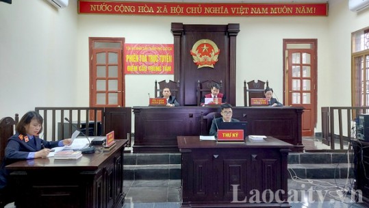 Tòa án nhân dân thành phố Lào Cai xét xử trực tuyến 8 vụ án hình sự