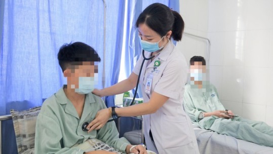 Bộ Y tế cảnh báo gia tăng học sinh bị ngộ độc thuốc lá thế hệ mới