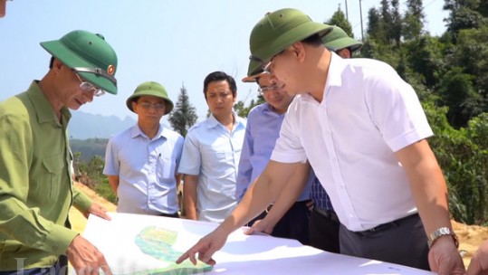 Phó Chủ tịch UBND tỉnh Hoàng Quốc Khánh kiểm tra tiến độ giải ngân tại Mường Khương
