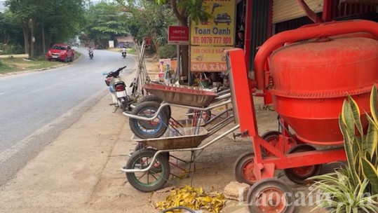 Vẫn khó xử lý lấn chiếm hành lang giao thông tuyến Tân An - Bảo Hà