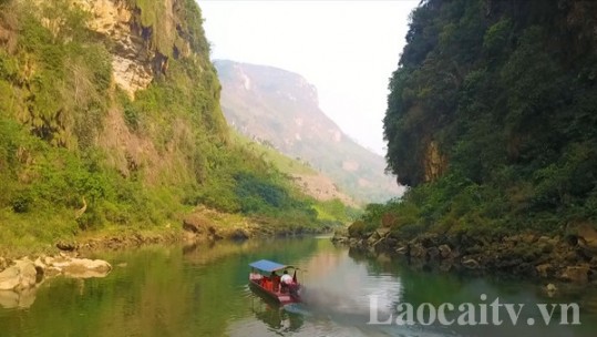 Gần 14.000 lượt du khách du lịch sông Chảy