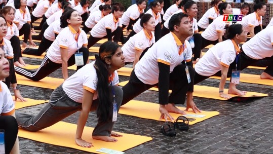 Ngày quốc tế Yoga trên đỉnh Fansipan