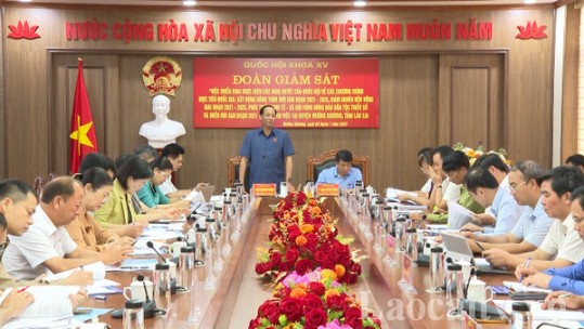 Phó Chủ tịch Quốc hội Trần Quang Phương cùng đoàn công tác Quốc hội giám sát tại huyện Mường Khương