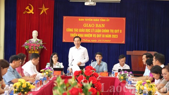 Giao ban công tác giáo dục lý luận chính trị