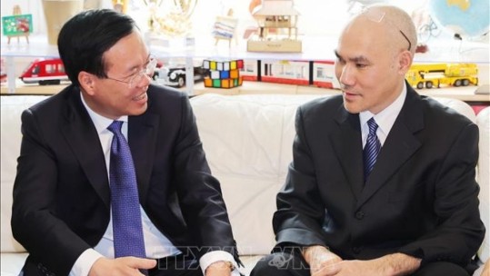 Chủ tịch nước Võ Văn Thưởng thăm gia đình Tiến sỹ vật lý người Việt tại Áo