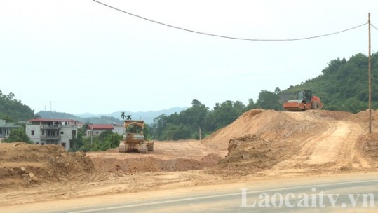 Quyết tâm hoàn thành công trình nút giao IC18 đúng thời hạn