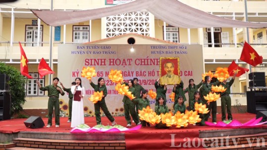 Sinh hoạt chính trị kỷ niệm 65 năm ngày Bác Hồ lên thăm Lào Cai