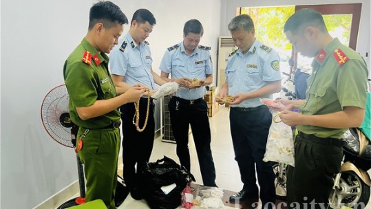 Lào Cai: Liên tiếp bắt giữ 3 cửa hàng trang sức mỹ ký không rõ nguồn gốc