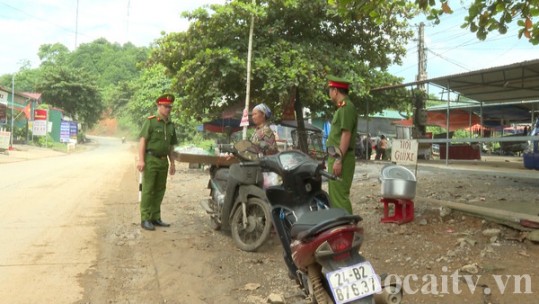 Phát huy vai trò công an xã trong đảm bảo an toàn giao thông