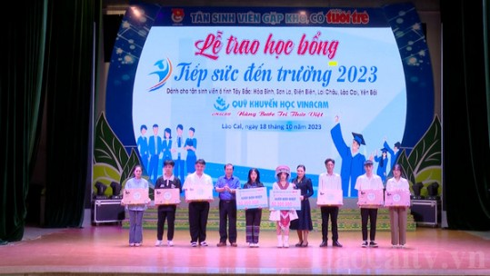 81 tân sinh viên khu vực Tây Bắc được nhận học bổng 