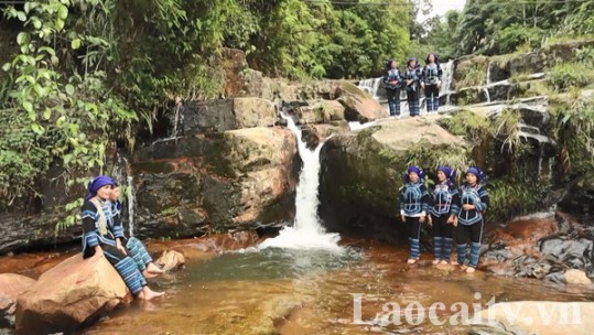 Tài nguyên văn hóa với phát triển du lịch ở Bát Xát