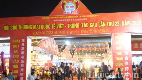 Không khí náo nhiệt tại Hội chợ Thương mại Quốc tế Việt - Trung năm 2023