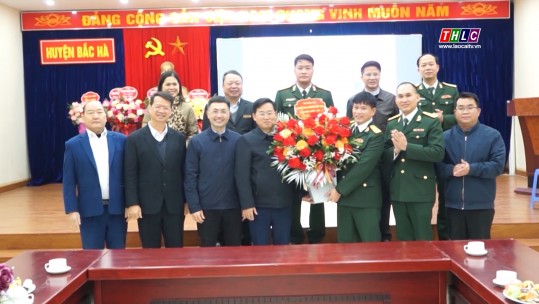 Bắc Hà chúc mừng Ban Chỉ huy quân sự huyện nhân Ngày thành lập quân đội nhân dân Việt Nam