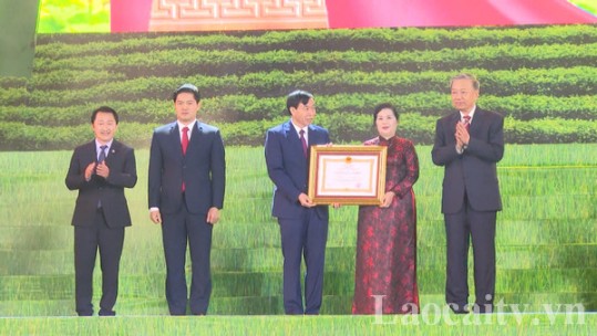 Lai Châu kỷ niệm 20 năm thành lập tỉnh và đón nhận Huân chương Lao động hạng Nhất
