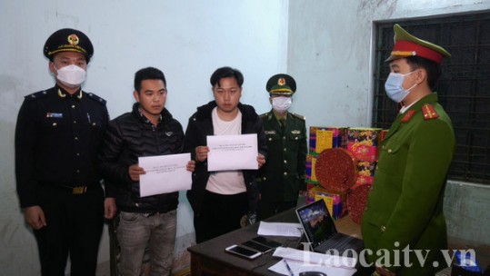 Lào Cai: Bắt giữ 2 đối tượng mua bán pháo trái phép