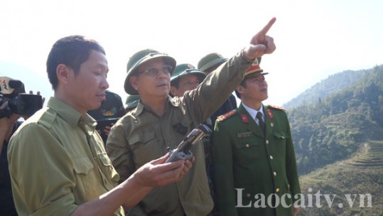 Phó Chủ tịch Thường trực UBND tỉnh Hoàng Quốc Khánh chỉ đạo các phương án sau khi dập tắt các đám cháy