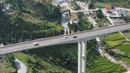 Tạm dừng thu phí đường nối cao tốc Nội Bài - Lào Cai đi Sa Pa từ 18h - 6h