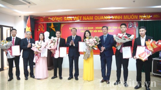 Đảng bộ Khối Cơ quan – Doanh nghiệp tỉnh Lào Cai kết nạp 40 đảng viên mới trong quý I