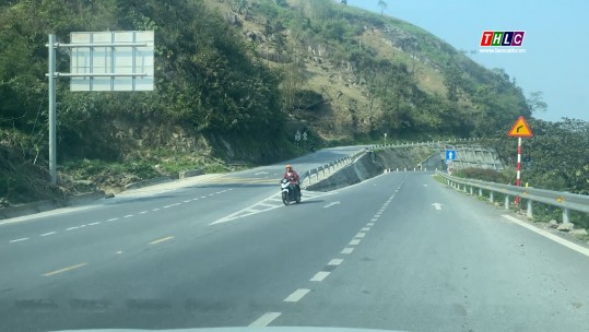 Nguy hiểm trên tuyến đường nối cao tốc Nội Bài - Lào Cai đi Sa Pa
