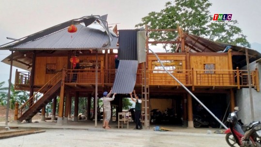 Lào Cai: Gần 250 ngôi nhà bị tốc mái