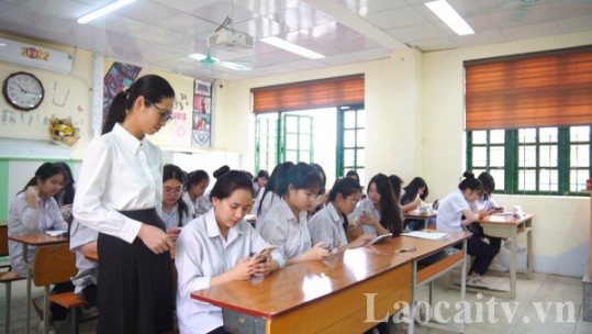 Các thí sinh Lào Cai bắt đầu đăng kí dự thi tốt nghiệp THPT năm 2024