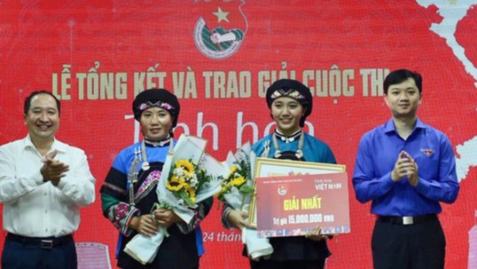 Thí sinh dân tộc Bố Y, huyện Mường Khương đoạt giải Nhất cuộc thi 