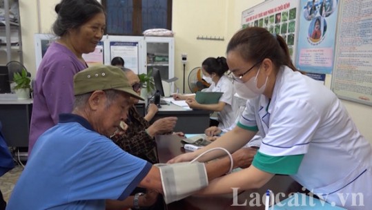 Thành phố Lào Cai phấn đấu 85% người cao tuổi có hồ sơ quản lý sức khỏe