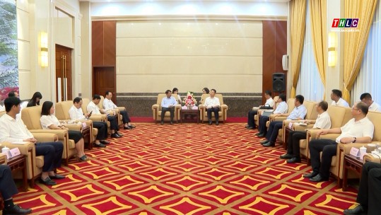 Bí thư Tỉnh ủy Đặng Xuân Phong gặp mặt xã giao Bí thư Châu ủy Châu Hồng Hà, tỉnh Vân Nam (Trung Quốc)