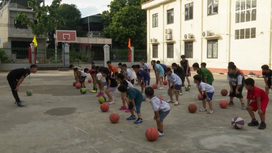 Lớp học bóng rổ miễn phí trong dịp hè