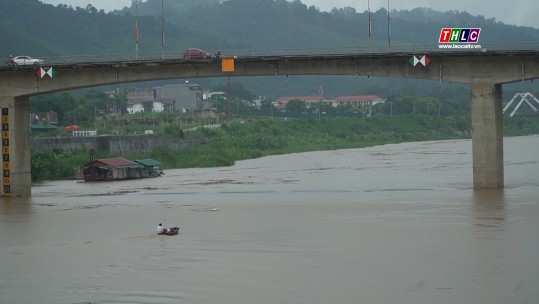 Mưa lớn, nước sông Hồng dâng ở Lào Cai