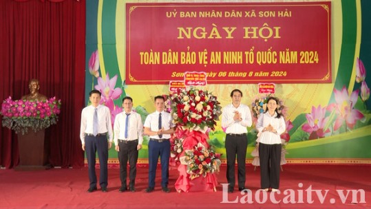 Chủ tịch UBND tỉnh Trịnh Xuân Trường dự Ngày hội toàn dân bảo vệ an ninh Tổ quốc tại xã Sơn Hải