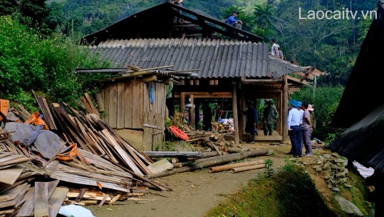 Lùng Khấu Nhin với phong trào xoá nhà tạm, nhà dột nát