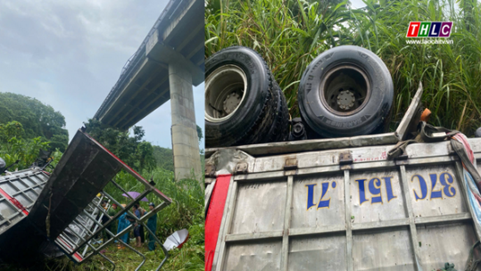 Tai nạn giao thông tại km 191 cao tốc Nội Bài - Lào Cai: Hai người bị thương nặng