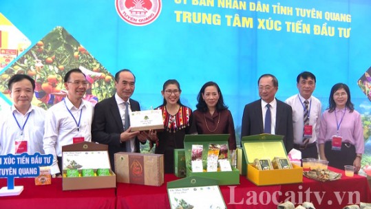 Khai mạc gian hàng trưng bày sản phẩm Thái Lan - Việt Nam