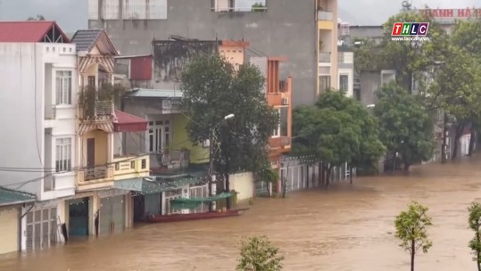 Nhiều tuyến giao thông kết nối thành phố Lào Cai với các địa phương bị ách tắc