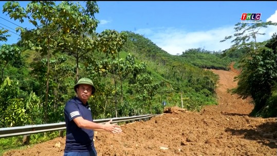 Sạt lở nghiêm trọng tại thôn Bản Bông 3, xã Bảo Hà: 13 hộ dân di chuyển kịp thời đến nơi an toàn