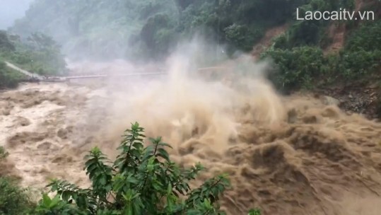 Bát Xát: Mưa lớn gây ngập úng nhà ở và hoa màu của người dân