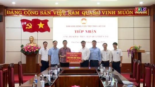 Trường Đại học Kinh tế Quốc dân ủng hộ Lào Cai 200 triệu đồng khắc phục hậu quả thiên tai