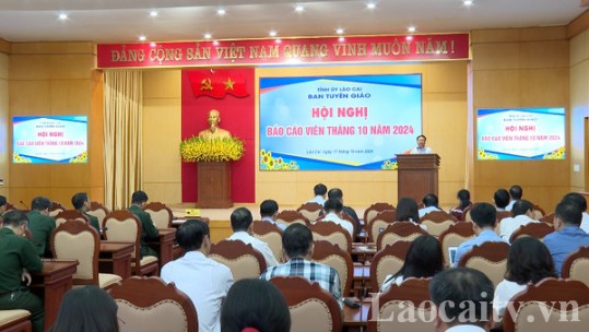 Hội nghị báo cáo viên tháng 10