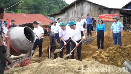 Mường Khương hỗ trợ cấp giấy chứng nhận quyền sử dụng đất cho đồng bào dân tộc thiểu số