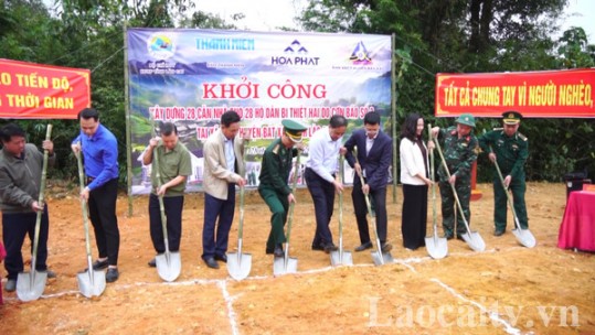 Bộ đội Biên phòng Lào Cai vận động, trao hỗ trợ gần 30 tỷ đồng cho người dân vùng lũ