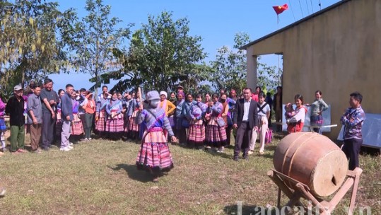 Thôn đại đoàn kết Nà Chí Phàng