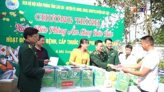 Trao 3.000 suất quà trong chương trình “Xuân biên phòng ấm lòng dân bản