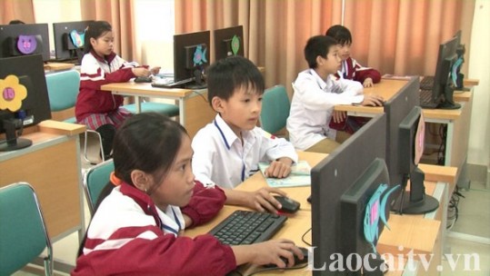 Ngày 07/02, học sinh Lào Cai đi học trở lại sau kì nghỉ Tết