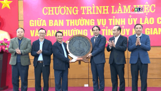 Ban Thường vụ Tỉnh ủy Lào Cai làm việc với Ban Thường vụ Tỉnh ủy Hà Giang