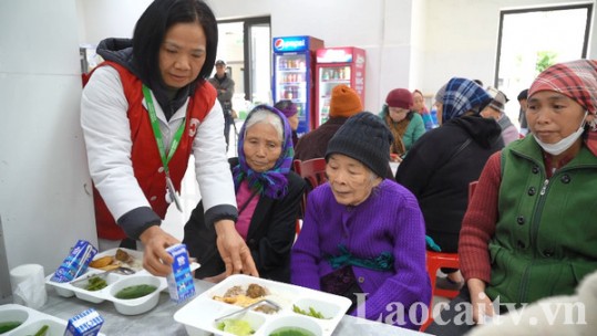 Tấm lòng thiện nguyện với bệnh nhân nghèo