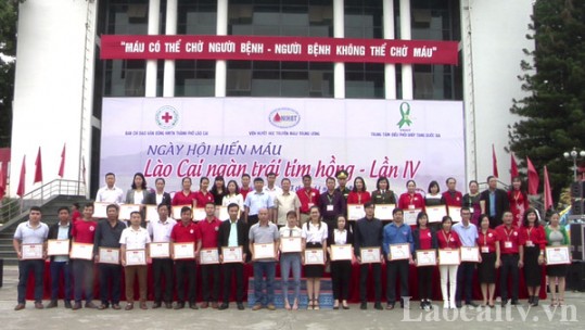 Hơn 600 đơn vị máu thu được tại Ngày hội hiến máu “Lào Cai ngàn trái tim hồng”