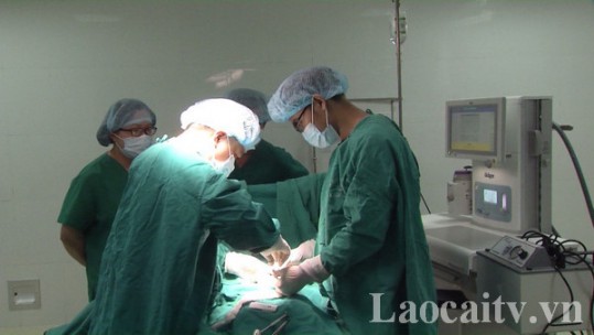 Bệnh viện Sản – Nhi Lào Cai thực hiện thành công phẫu thuật nội soi cắt tử cung toàn phần